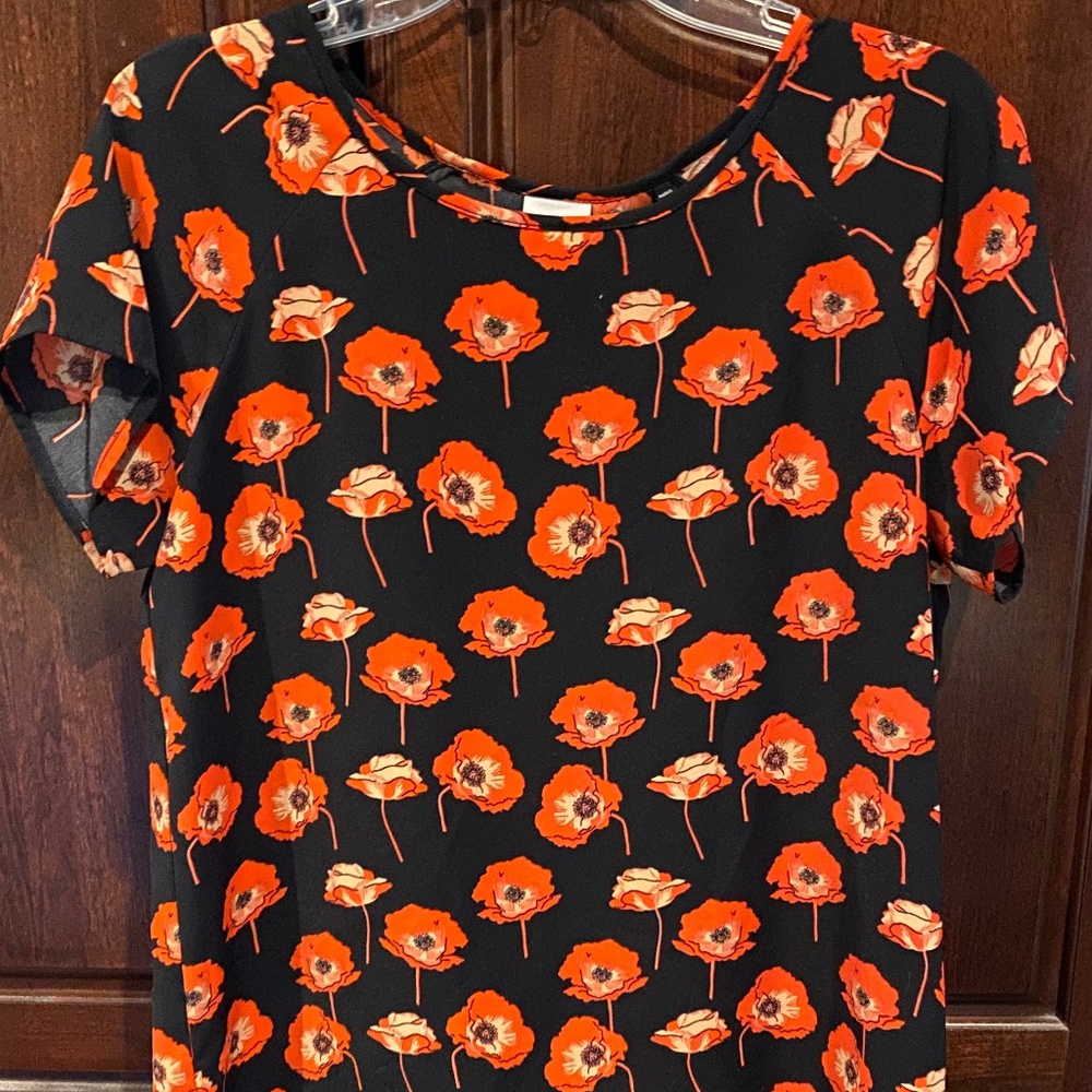 Cabi Flanders Poppy Split Back Pullover Top